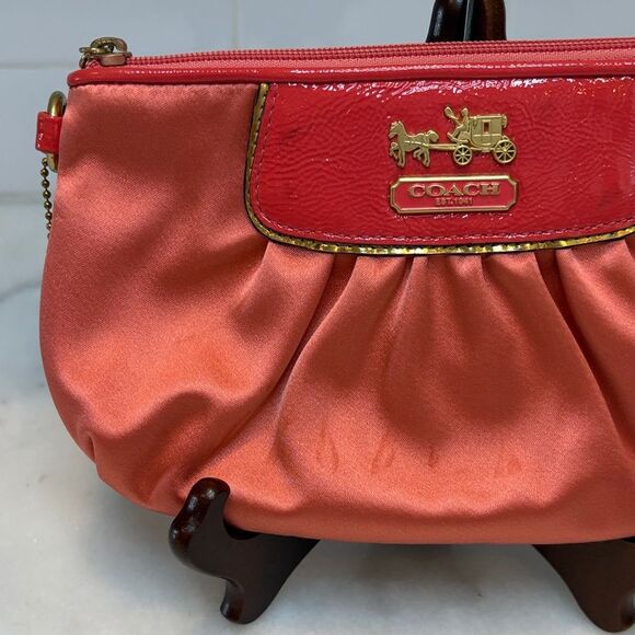 Coach Amanda Sateen Horse & Carriage Large Wristlet Clutch Bag - Picture 3 of 16